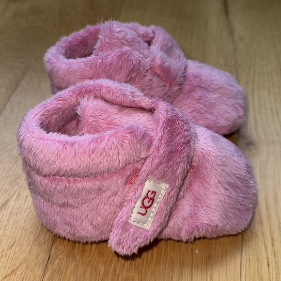 Ugg Baby Bixbee Bootie Crib Shoe - Never Worn - Picture 3 of 7